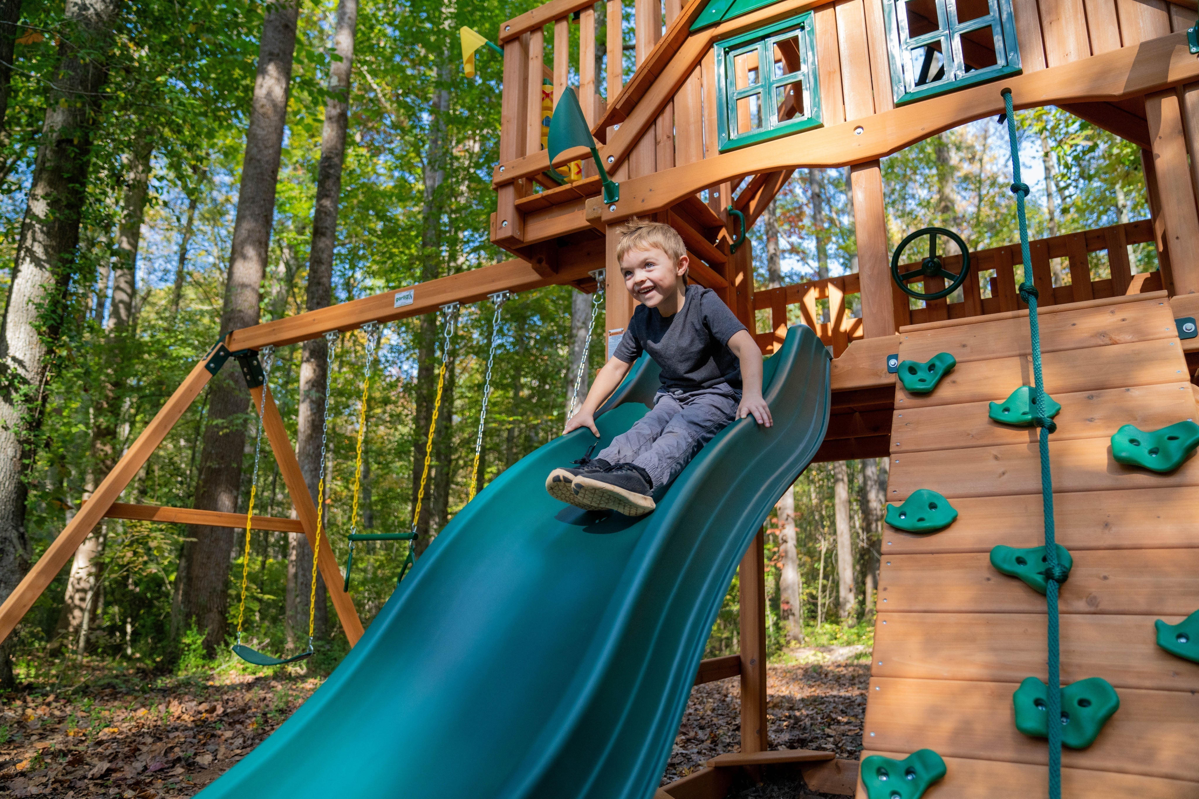 Top Holiday Gathering Tips: Outdoor Play Ideas to Entertain Your Kids